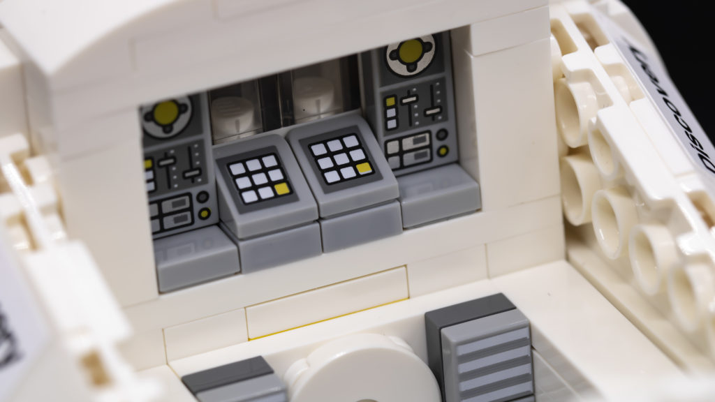 Lego Creator Expert 10283 NASA Space Shuttle Discovery 73
