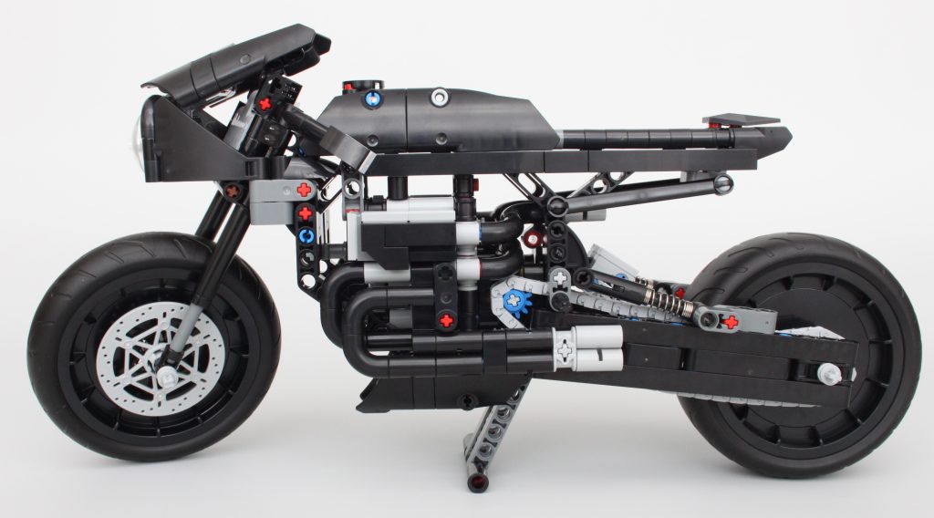 LEGO Technic 42155 The Batman Batcycle review 20 1024x568