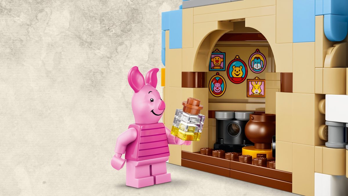 LEGO Disney 43305 Piglets Birthday Fun 17 1200x675
