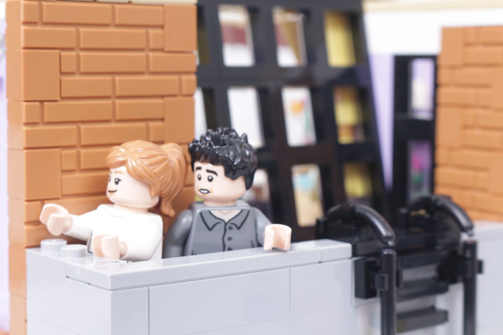 LEGO Creator Expert 10292 Friends Apartments review 46