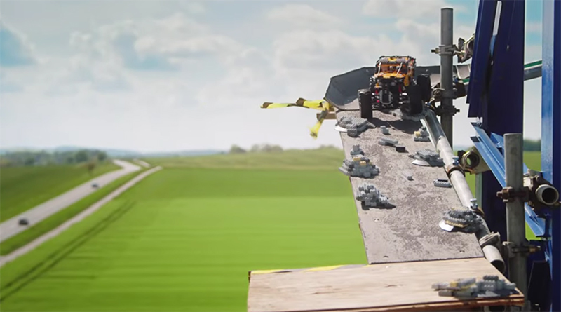 Testing LEGO Technic 42099 4×4 X-Treme Off-Roader with an obstacle course