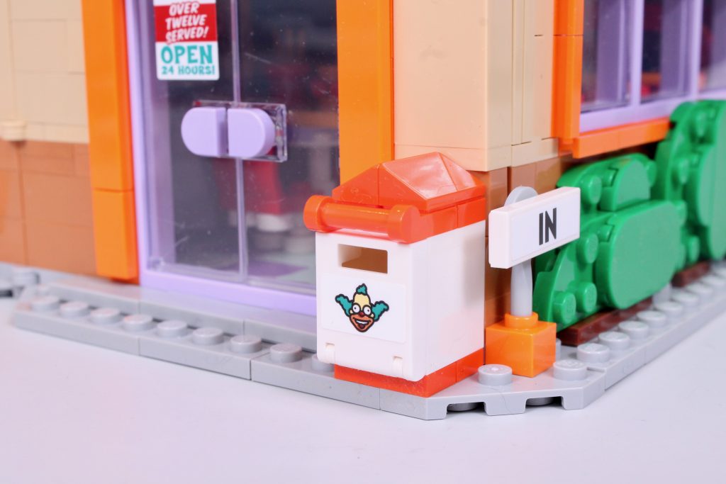LEGO Icons 10352 The Simpsons Krusty Burger review 26 1024x683