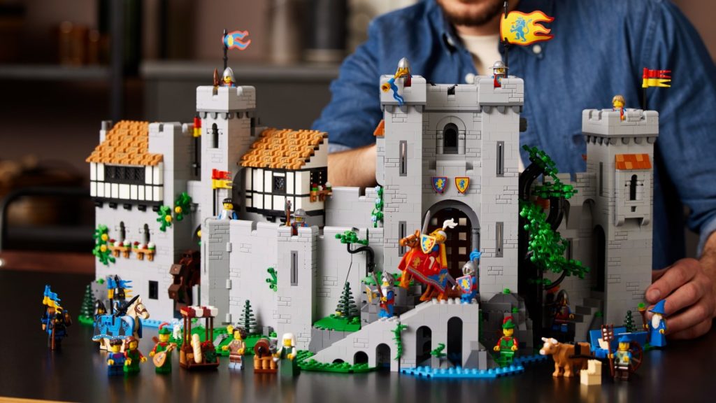 LEGO icons 10305 lifestyle featured 1024x576