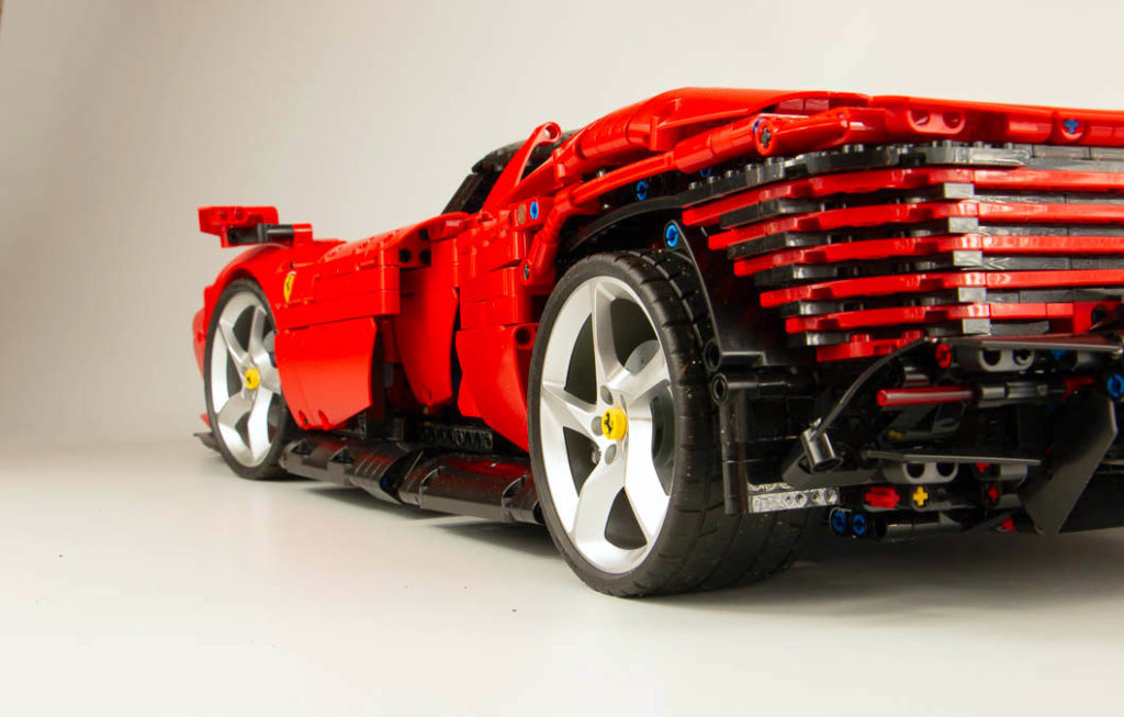 LEGO Technic 42143 Ferrari Daytona SP3 37 1024x653
