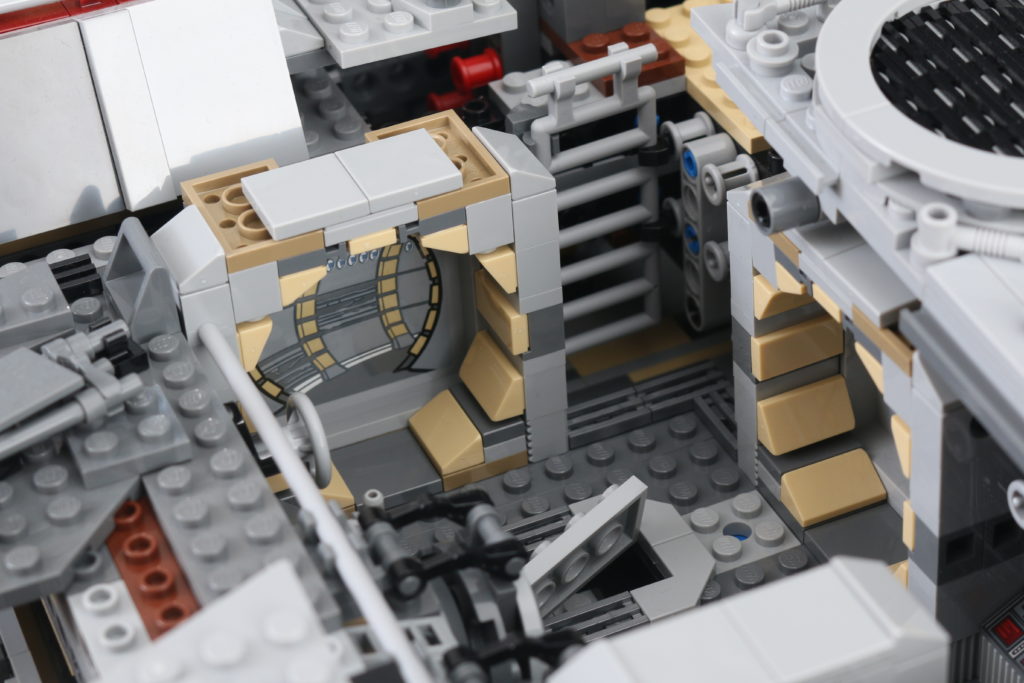 LEGO Star Wars 75192 UCS Ultimate Collectors Series Millennium Falcon review 41