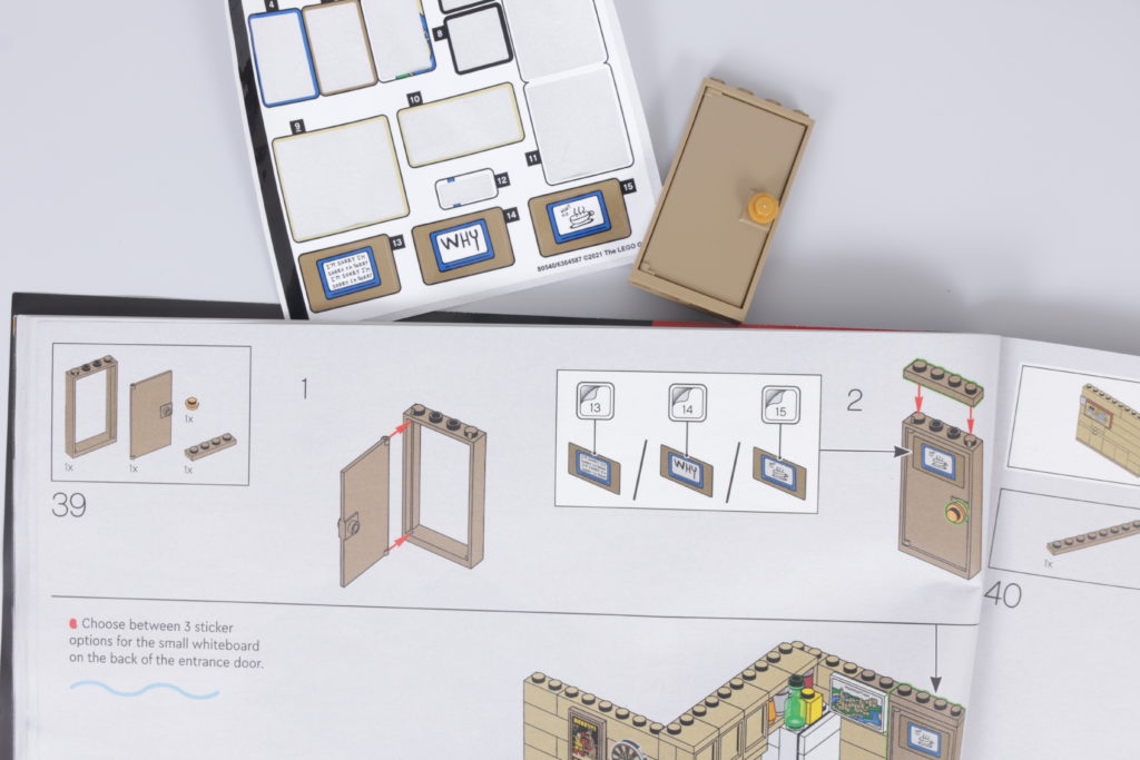 LEGO Creator Expert 10292 Friends Apartments review 1