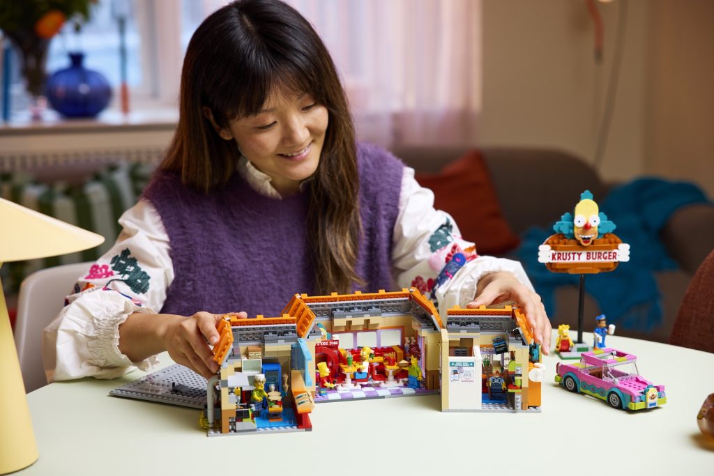 LEGO Icons 10352 The Simpsons Krusty Burger 8 1024x683