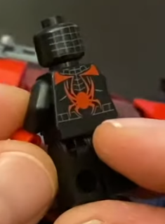 LEGO Marvel 76244 Miles Morales Vs. Morbius miles morales minifigure rear JB Spielwaren review