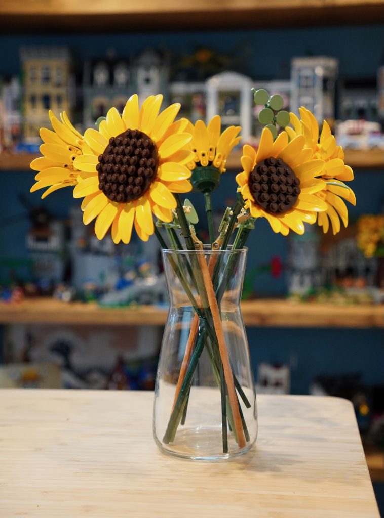 LEGO Botanicals 11502 Sunflower Bouquet review 2 758x1024